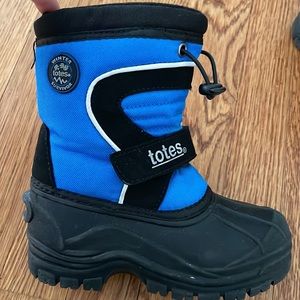 Totes snow boot. Excellent condition.  Only used a couple time.
